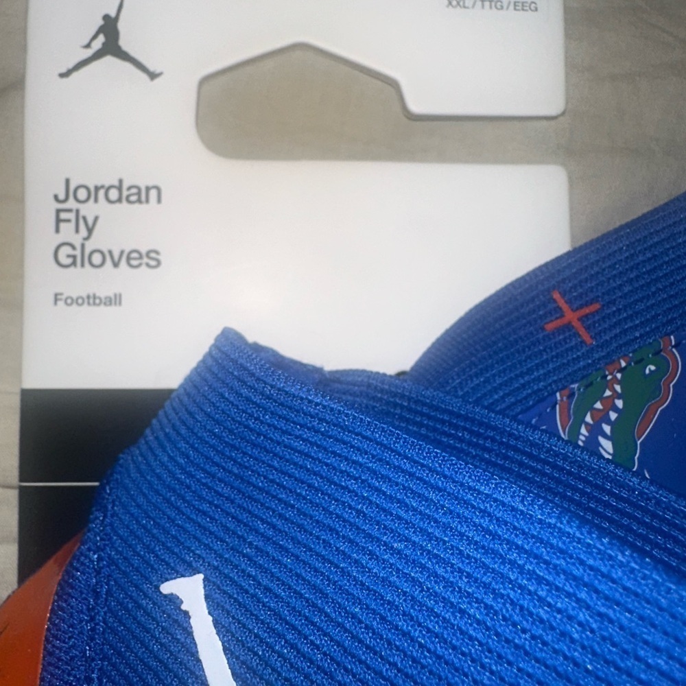 Jordan Fly "RARE" NCAA Team Issue Florida Gators Receiver Gloves NWT, FN5458-417 - Picture 4 of 5